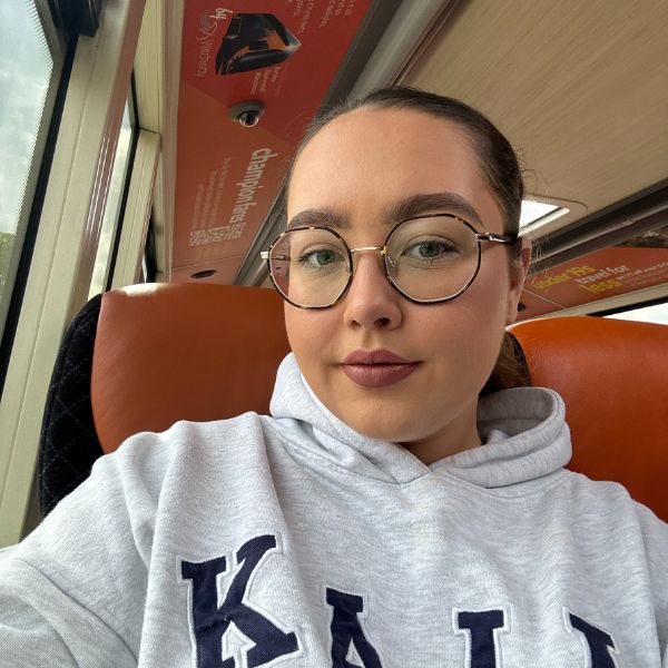 Aimee – GCSE English and Humanities tutor